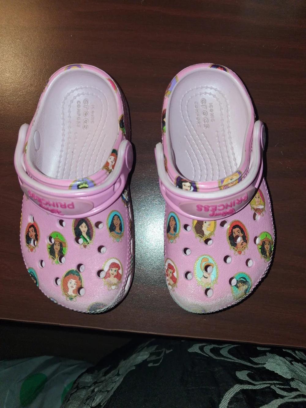 CROCS Kids Pink Princess Print Clogs